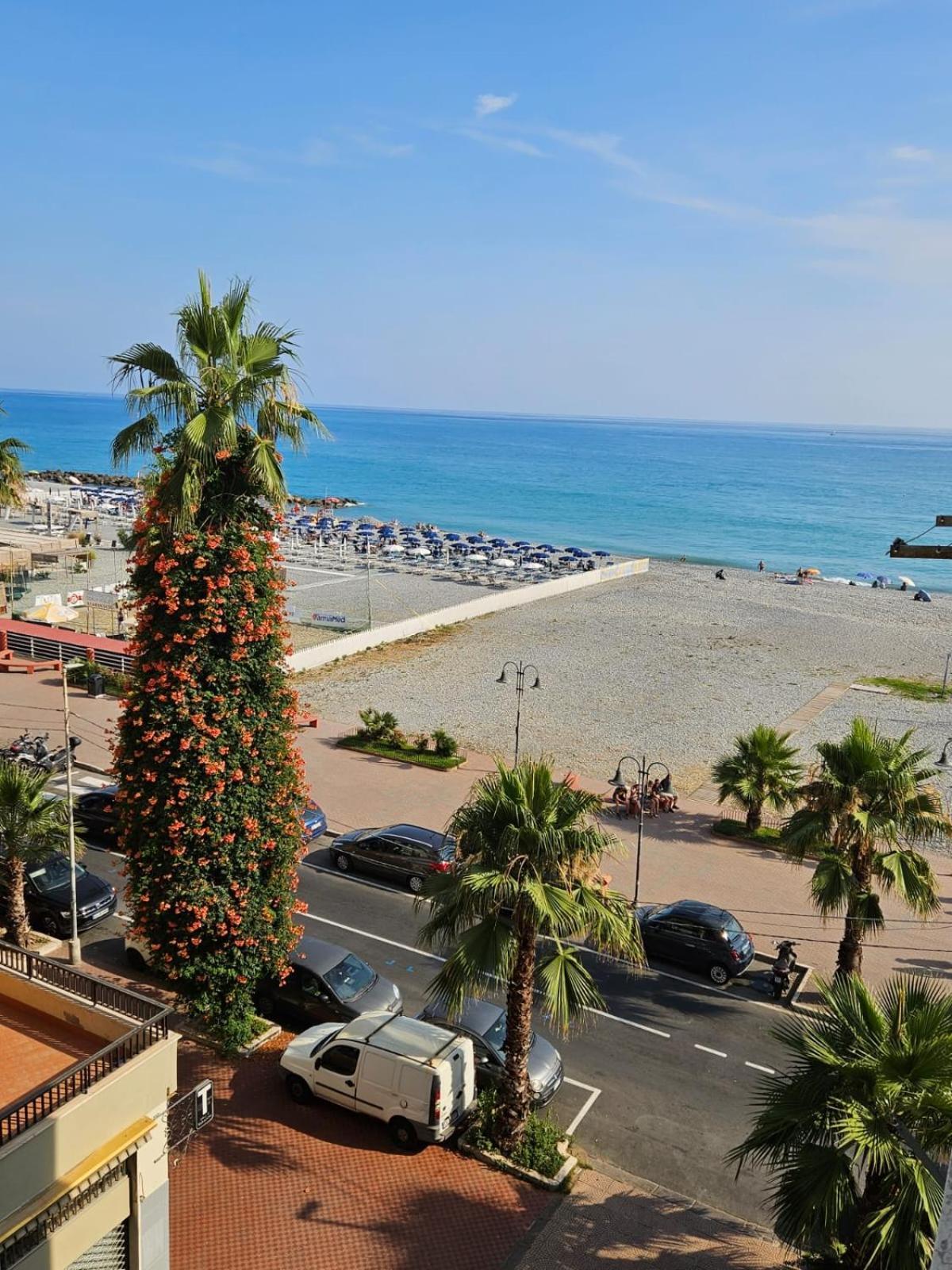 Casa Al Mare Angela Apartment Ventimiglia Exterior foto